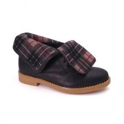 Women’s black sports boots