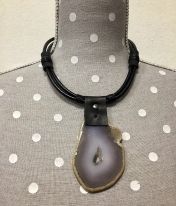 Ръчно изработено колие от ахат и кожа