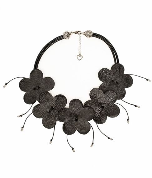 Stylish necklace of velour