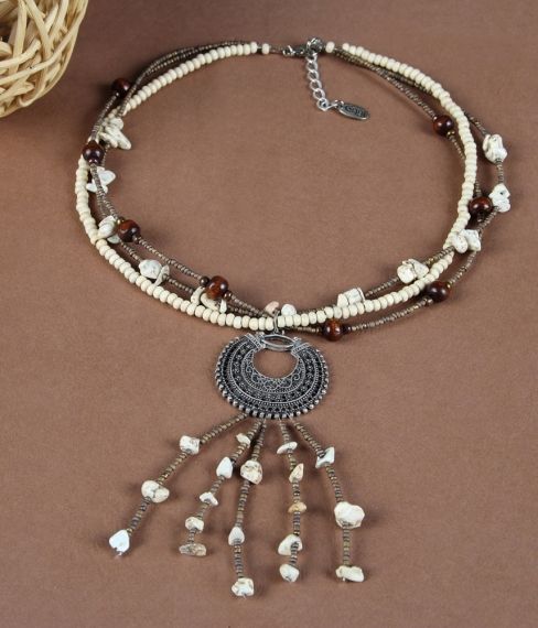 LADY'S NECKLACE  - WOOD AND YASPIS