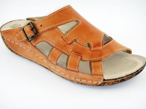 Men’s slippers of brown genuine leather