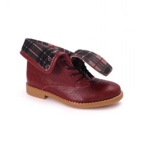 Women’s burgundy sports boots 