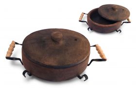 Podnitsa  /deep earthen baking dish/ on metal stand D28 cm