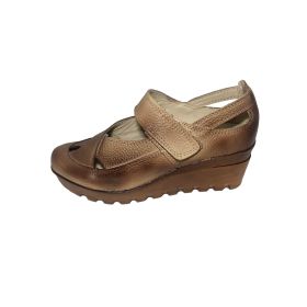 Beige ladies' sandals with a wedge-shaped heel and decorations