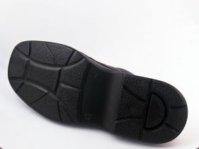 Men’s convenient black genuine leather slippers