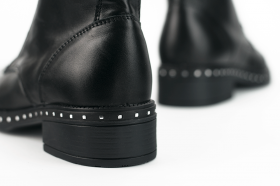 Ladies' boots with an impressive footbed in black nappa