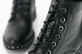 Ladies' boots with an impressive footbed in black nappa