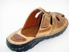 Men’s slippers of light brown genuine leather