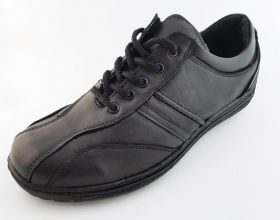 Men’s black shoes with laces