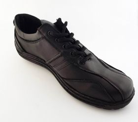 Men’s black shoes with laces