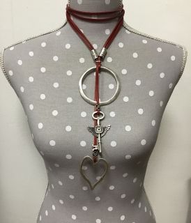 Beautiful long necklace - Key