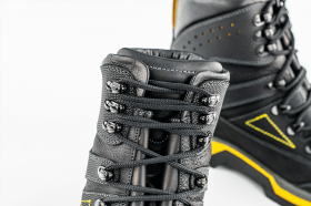 MEN'S SPORT BOOTS IN BLACK AND YELLOW