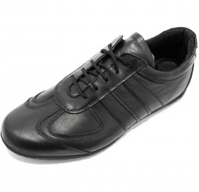 Men’s comfortable sports shoes with laces