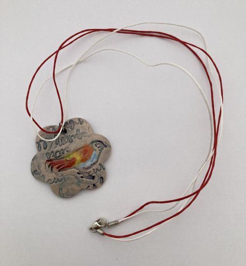 Ръчно изработена рисувана керамична мартеница - колие.