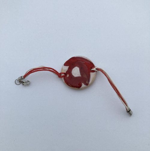 Ръчно изработена рисувана керамична мартеница - гривна.