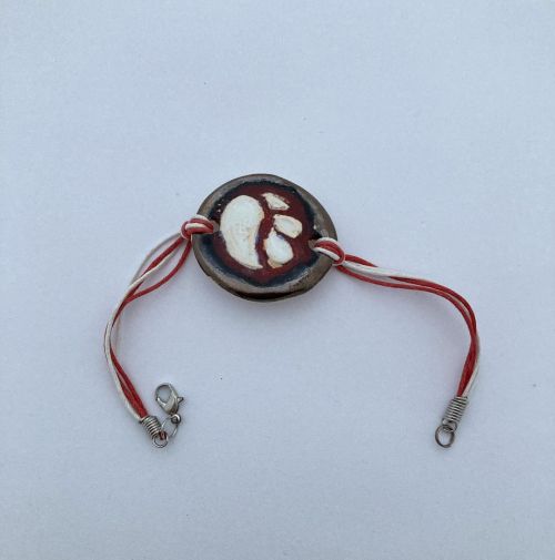 Ръчно изработена рисувана керамична мартеница - гривна.