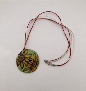 Ръчно изработена рисувана керамична мартеница - колие.