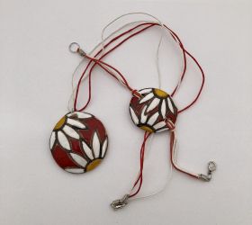 Ръчно изработена рисувана керамична мартеница - гривна.