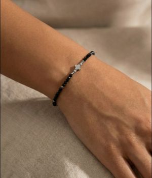 Bracelet of cultivated see pearls