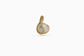 Златен медальон с перла